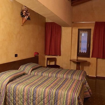 Hotel Sarre Exterior foto