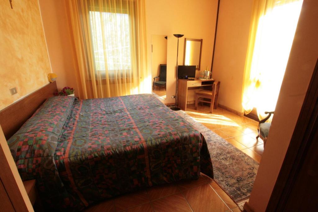 Hotel Sarre Quarto foto